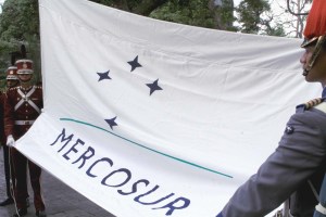 ¿Qué es la Cláusula Democrática del Mercosur?: Contempla sanciones comerciales o el cierre de fronteras
