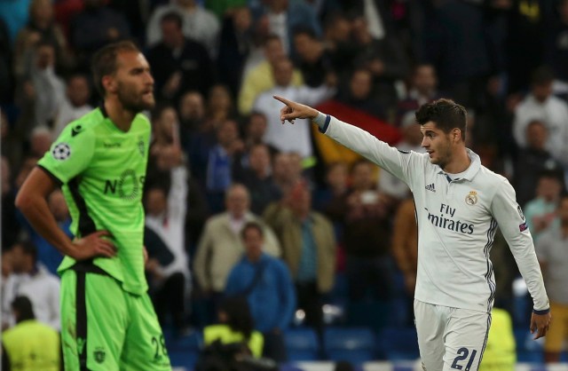 Alvaro Morata celebra su gol en el descuento del partido. REUTERS/Susana Vera