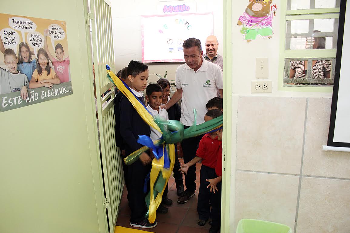 Alcalde Gerardo Blyde inauguró sala de computación en Escuela Aquiles Nazoa