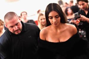 Los ladrones de Kim Kardashian perdieron una de las joyas en su huida