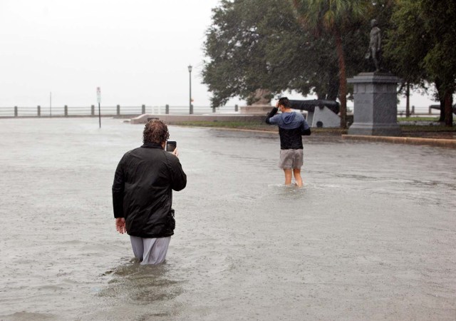 2016-10-08T151746Z_137957493_S1BEUFUSZYAA_RTRMADP_3_STORM-MATTHEW-USA