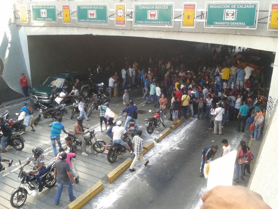 GNB detuvo a 5 personas por saqueo a camión de azúcar en La Hoyada