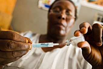 Guyana comienza a vacunar contra la difteria en la frontera con Venezuela