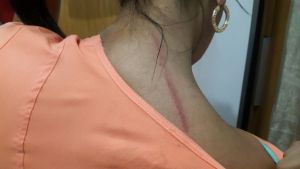 Médico del Universitario fue agredida por familiares de paciente fallecida por falta de insumos (foto)