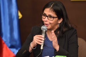 Delcy Rodríguez llama a manifestar en embajadas en defensa de presencia en Mercosur