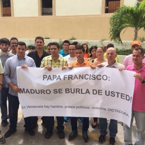 Juan Bautista Mata: Papa Francisco, Maduro se burla de usted