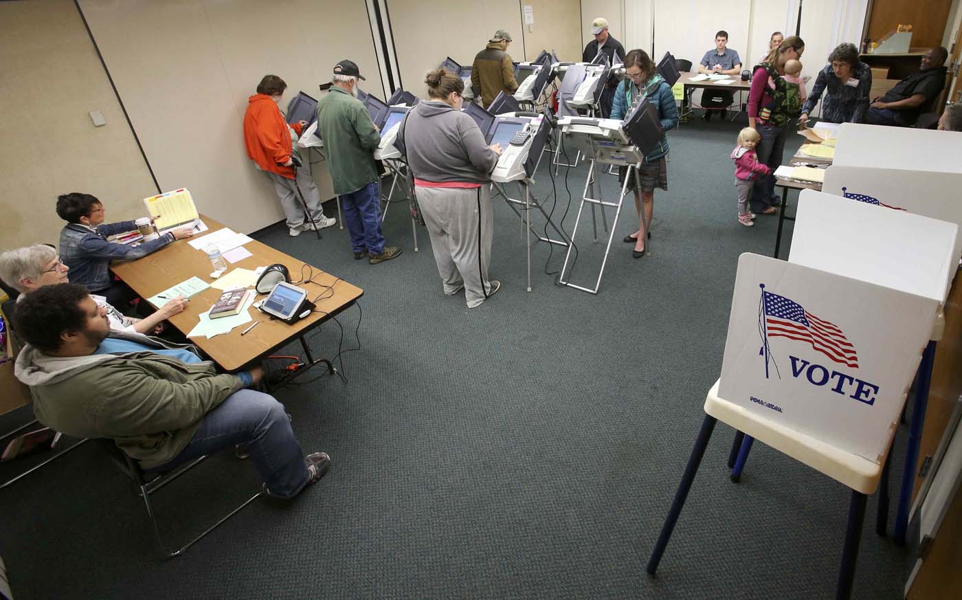 “No hay evidencia” de votos perdidos o cambiados, según funcionarios electorales de EEUU