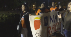 Latinos protestaron a las puertas de la Casa Blanca luego del triunfo de Trump (Video)