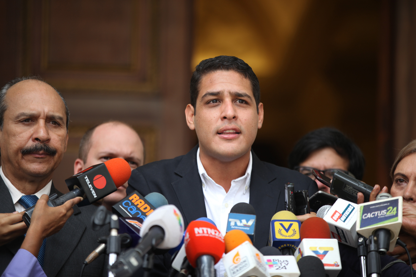 José Manuel Olivares confirmó el primer caso autóctono de difteria en Caracas