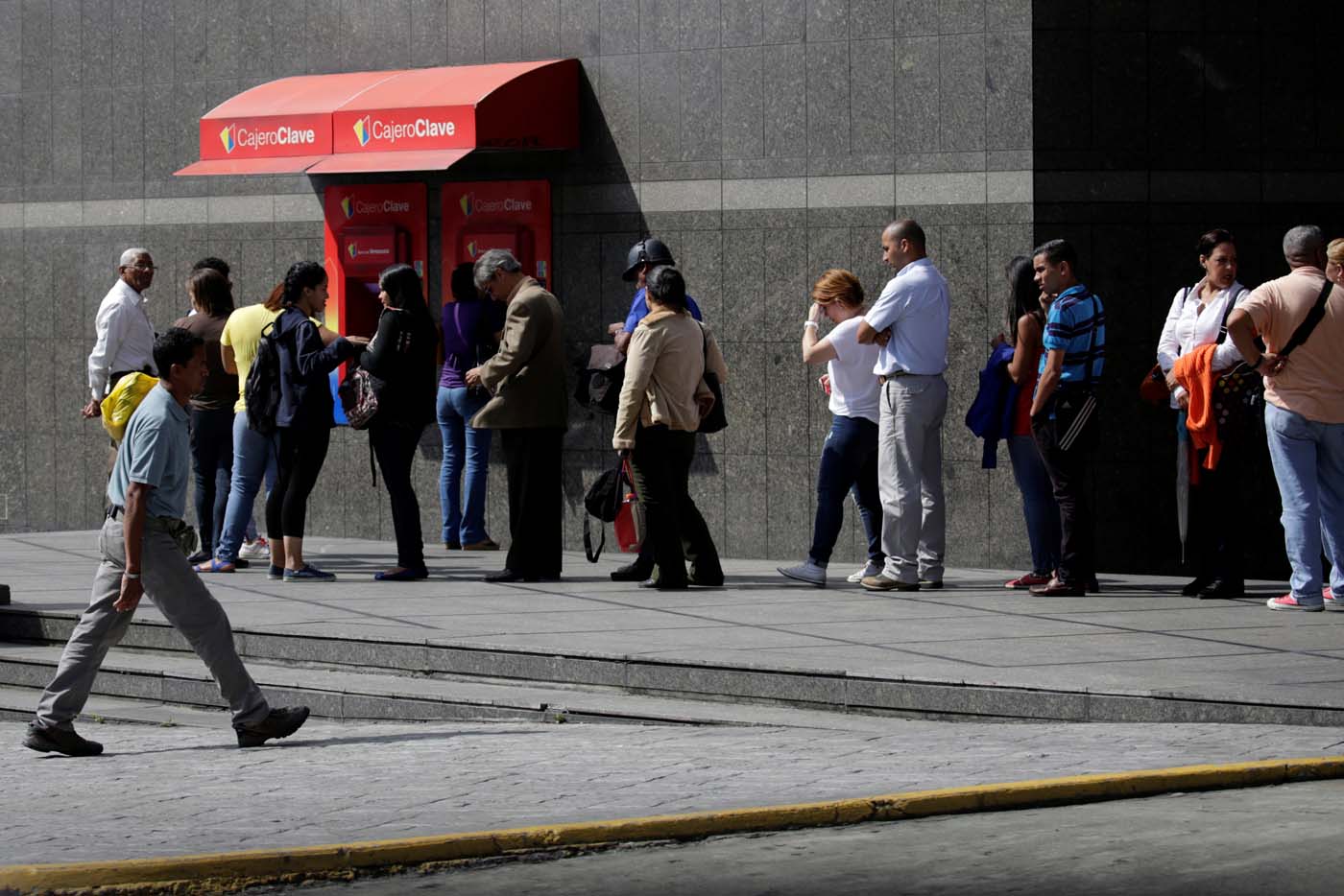 Bancos están apenas recibiendo billetes de Bs. 500 y en una semana estarán en cajeros