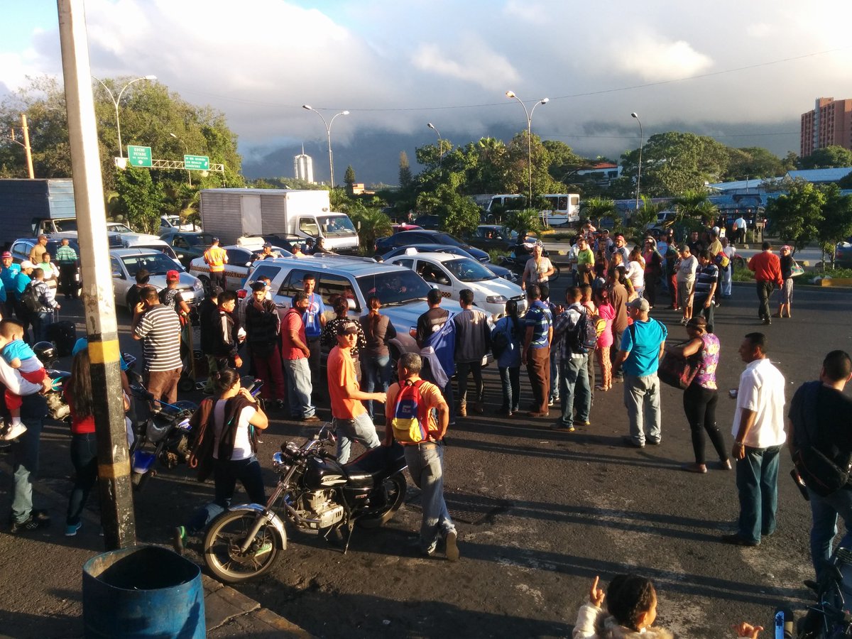 Reportan protesta en el terminal de La Bandera este martes #13Dic