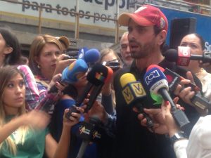 Capriles: Lo que se vive en Venezuela es una lucha de demócratas contra hampones