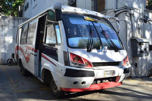 Policía de Miranda localizó autobús robado en Cortada del Guayabo
