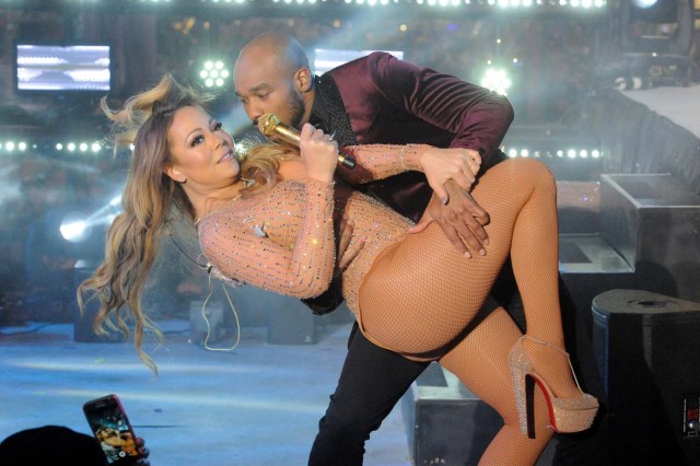 Mariah Carey performs during a concert in Times Square on New Year's Eve in New York, U.S. December 31, 2016. REUTERS/Stephanie Keith