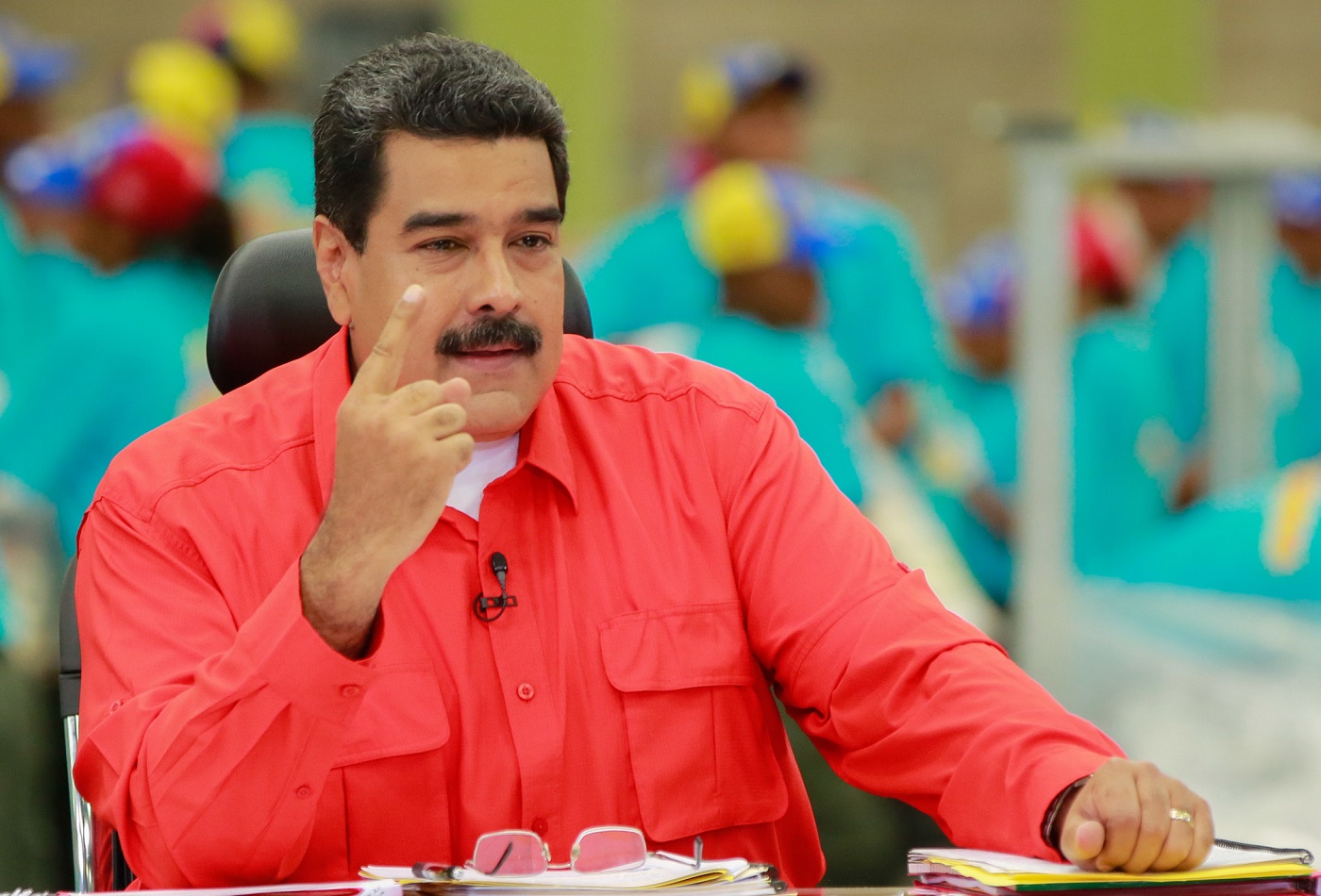 Entre insultos y ataques a Borges, Maduro anuncia que Zapatero regresa al país para el “diálogo”