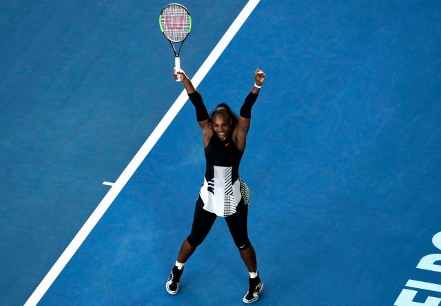 Tennis - Australian Open - Melbourne Park, Melbourne, Australia - 26/1/17 Serena Williams of the U.S. celebrates winning her Women's singles semi-final match against Croatia's Mirjana Lucic-Baroni. REUTERS/Jason Reed
