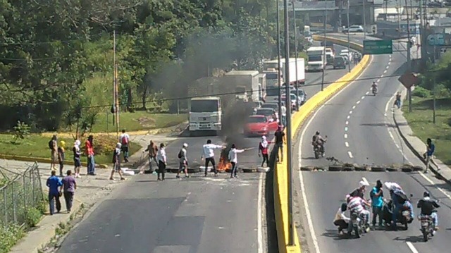 Trancada la Panamericana por protesta estudiantes este martes #31Ene