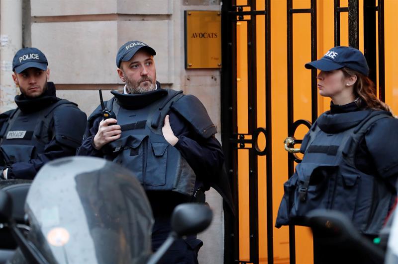 Museo Louvre reabre tras el ataque terrorista contra unos militares