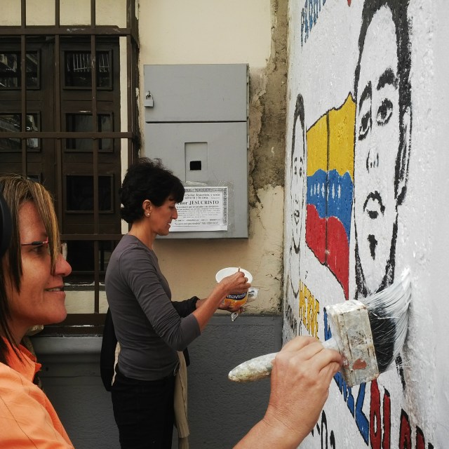 Caraqueños rinden homenajes a la jovenes del 12f 2014 (4)