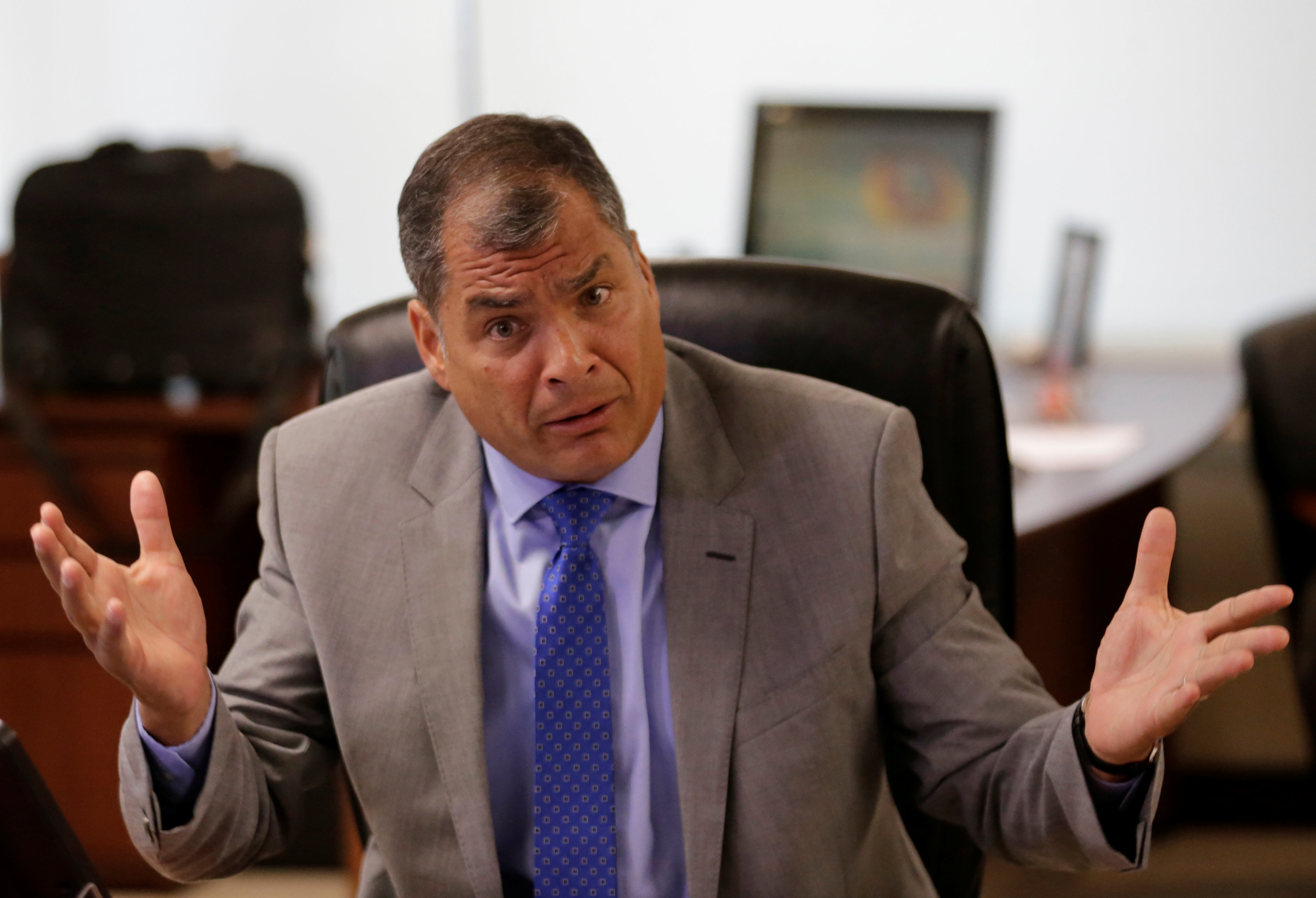 Justicia de Ecuador dicta orden de prisión contra expresidente Rafael Correa