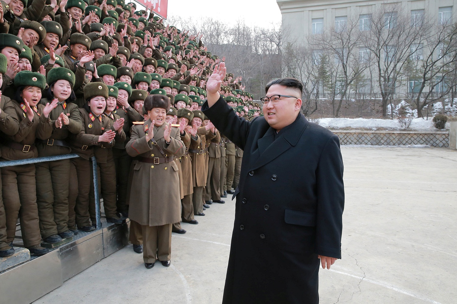 Kim Jong-un inspecciona sus tropas ante las maniobras de Seúl y Washington