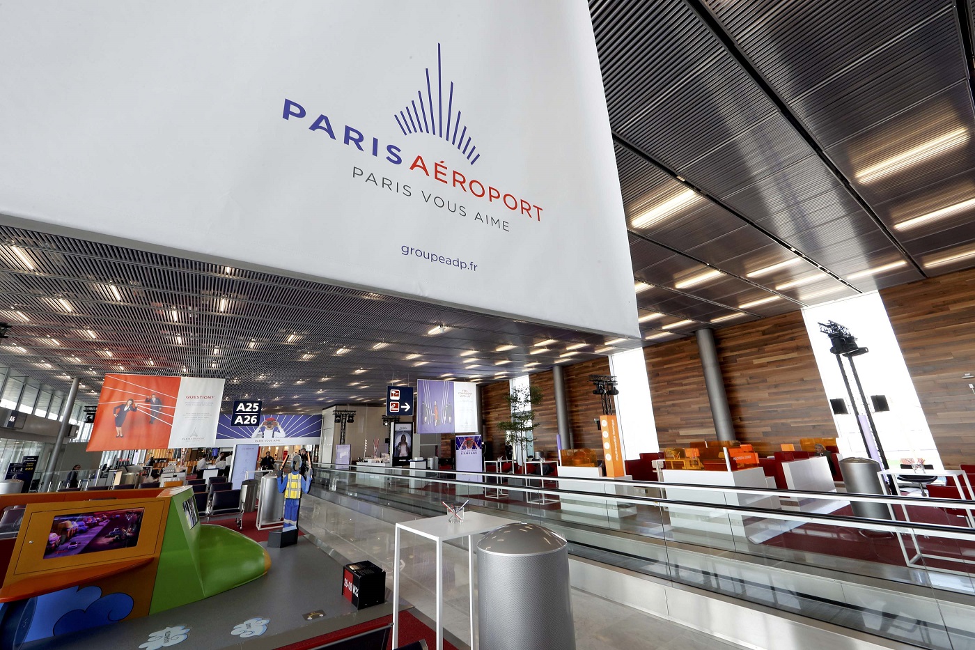 Aeropuerto parisiense de Orly recupera la normalidad tras ataque del sábado