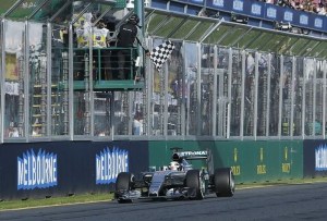 Mercedes busca demostrar en Australia que sigue un peldaño más arriba que sus rivales