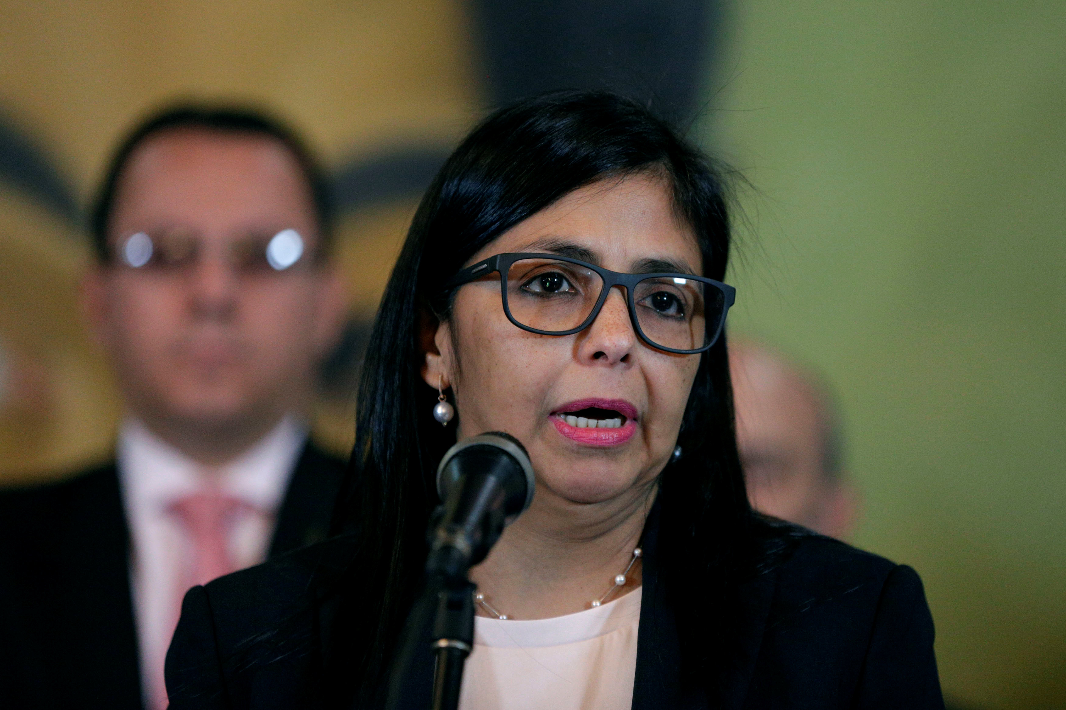 Delcy Rodríguez rechaza que Francia pida elecciones en Venezuela