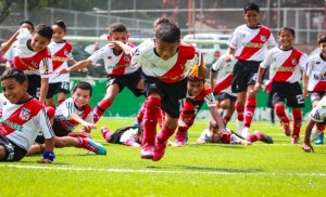 San Bernardino FC cazó a los “rojitos” de El Ávila en la Liga Rómulo Hernández