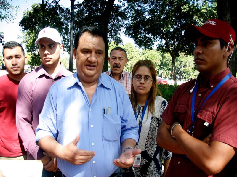 Francisco Abad: Contralor Nacional viola la Constitución con inhabilitación de Henrique  Capriles