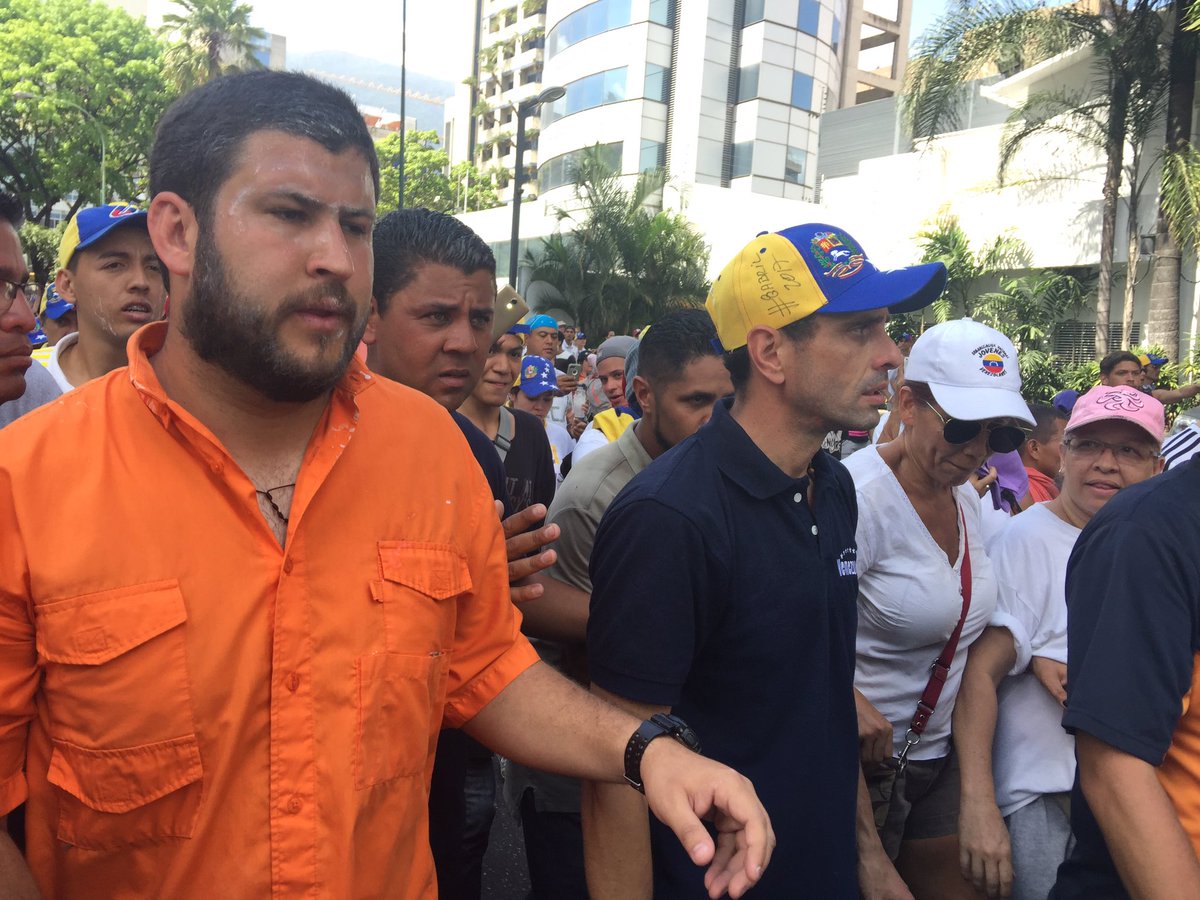 Alcalde Smolansky fue afectado por los gases lacrimógenos #8Abr (Video)