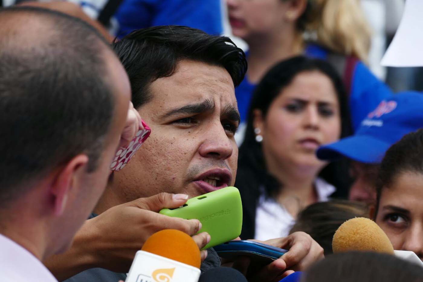 Sntp: En Venezuela mantienen retenidos a 7 trabajadores de prensa
