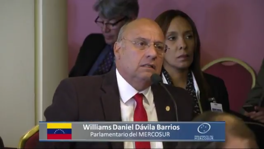 Williams Dávila denunció violencia contra manifestantes de oposición ante el Parlasur