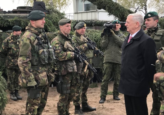 El secretario de Defensa de EEUU, Jim Mattis (der) / Foto: Reuters