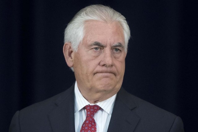 REX02 WASHINGTON (ESTADOS UNIDOS) 03/05/2017.- El secretario de Estado estadounidense, Rex Tillerson, se dirige en un discurso a los empleados de su departamento, en Washington, Estados Unidos, hoy, 3 de mayo de 2017. Tillerson informó a los empleados de su departamento sobre la persepectiva exterior de la administración Trump. EFE/Michael Reynolds