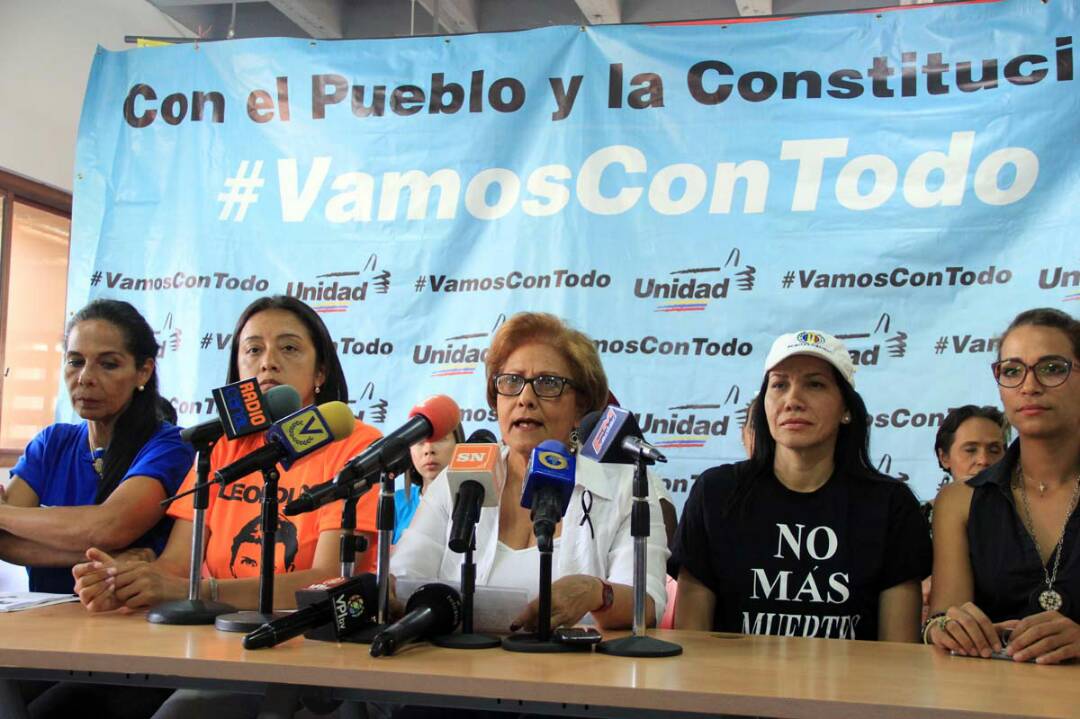 Venezolanas marcharán vestidas de blanco este #06May en rechazo a la represión