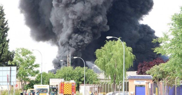 Unos quince heridos dejó explosión en una planta industrial en España