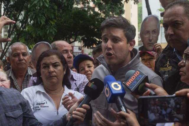 Colectivos agraden a manifestantes en Montalbán 