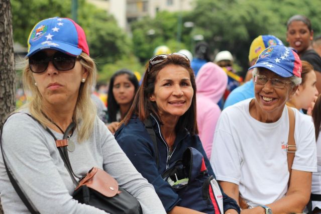 Manifestantes en Altamira #29MAy / Foto: Régulo Gómez - La Patilla