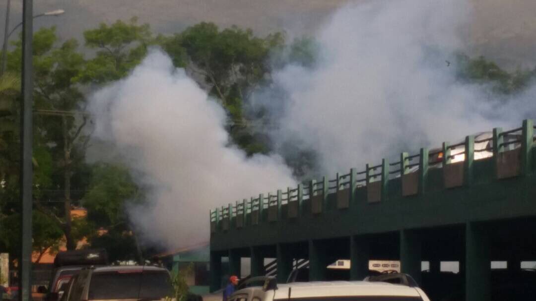 Reportan detonaciones y gas lacrimógeno en Naguanagua #22May (Fotos)