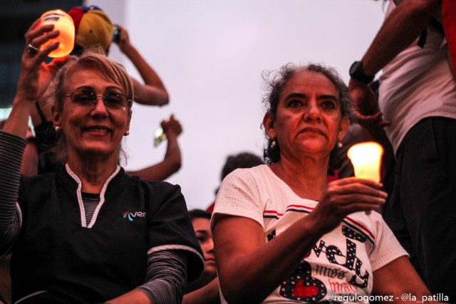 Concentración por los caídos en Parque Cristal. Foto: Régulo Gómez/LaPatilla