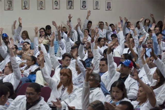 Reunión de médicos en Lara / Foto: Stiven Valecillos 