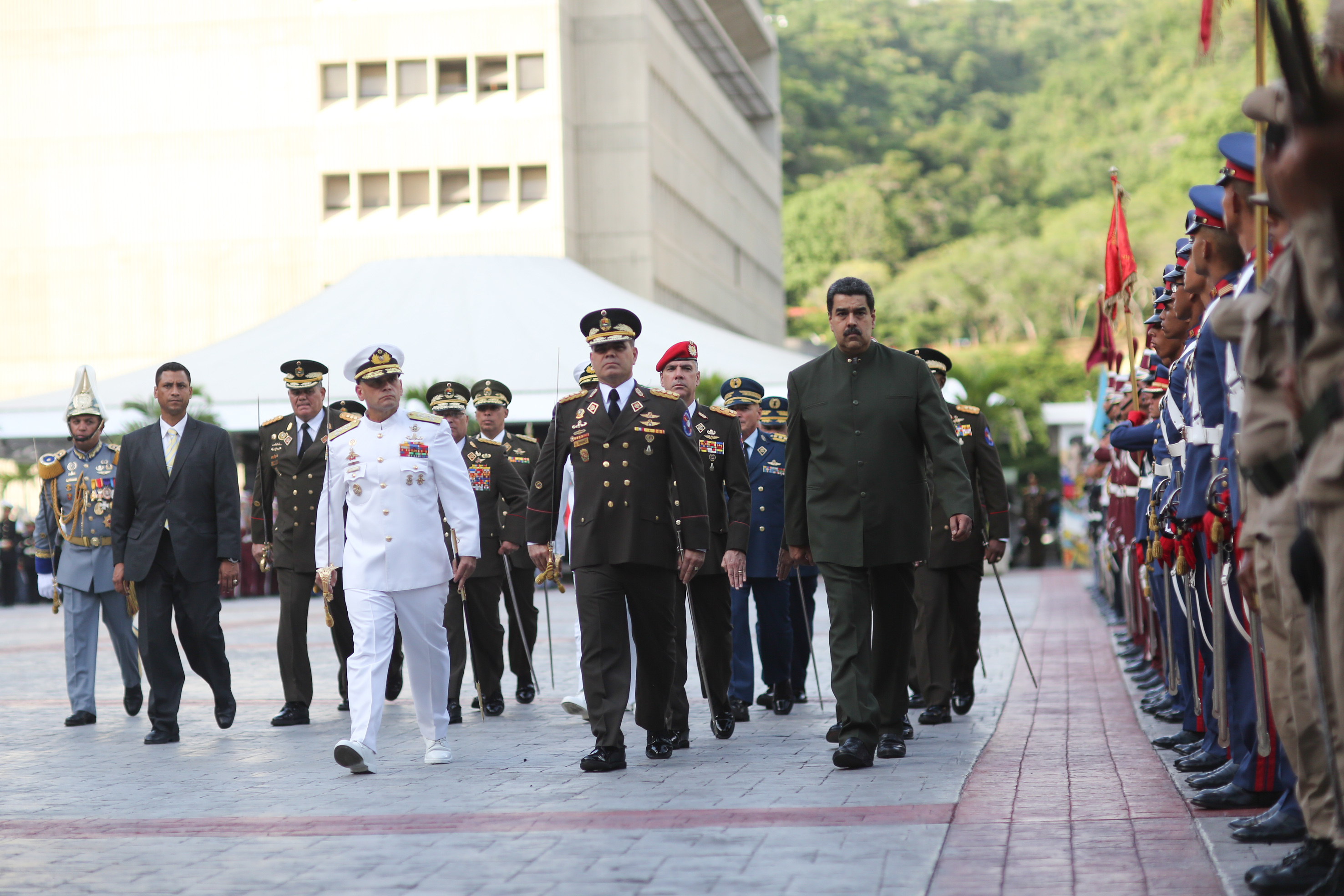 Maduro designa a nuevos jefes de las REDI