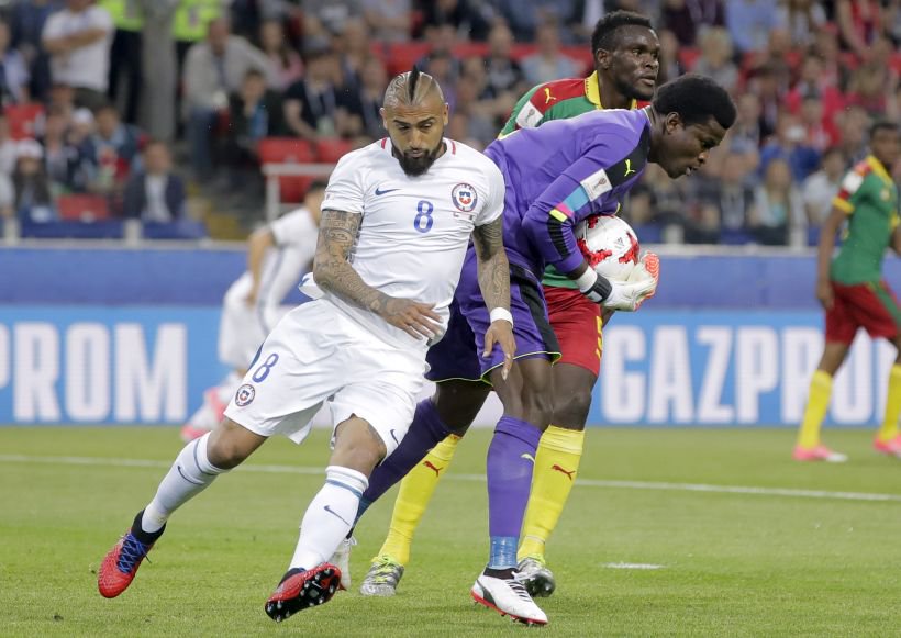 Chile gana a Camerún 2-0 en su debut de Copa Confederaciones