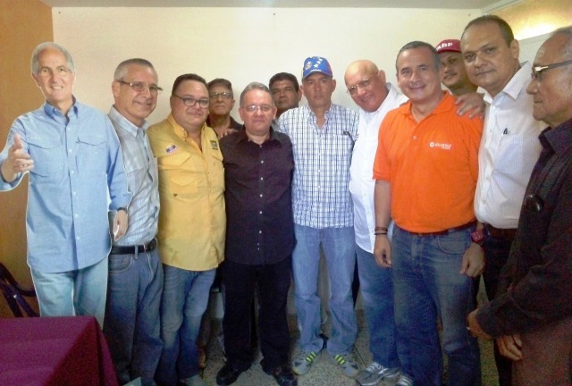 Foto: ?Diputado Edwin Luzardo juntos como un sólo equipo político, jóvenes y todos los venezolano para ir en contra de esta constituyente / Prensa