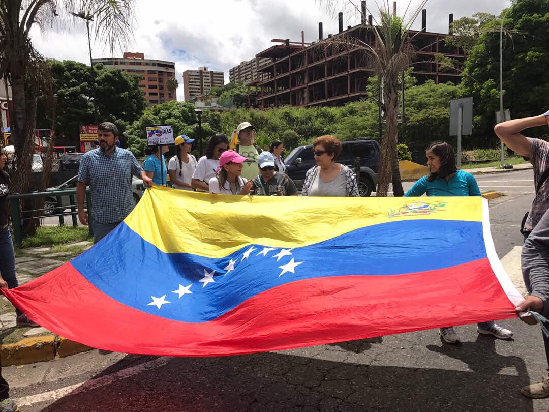 Manifestantes realizan plantón en La Trinidad #14Jun