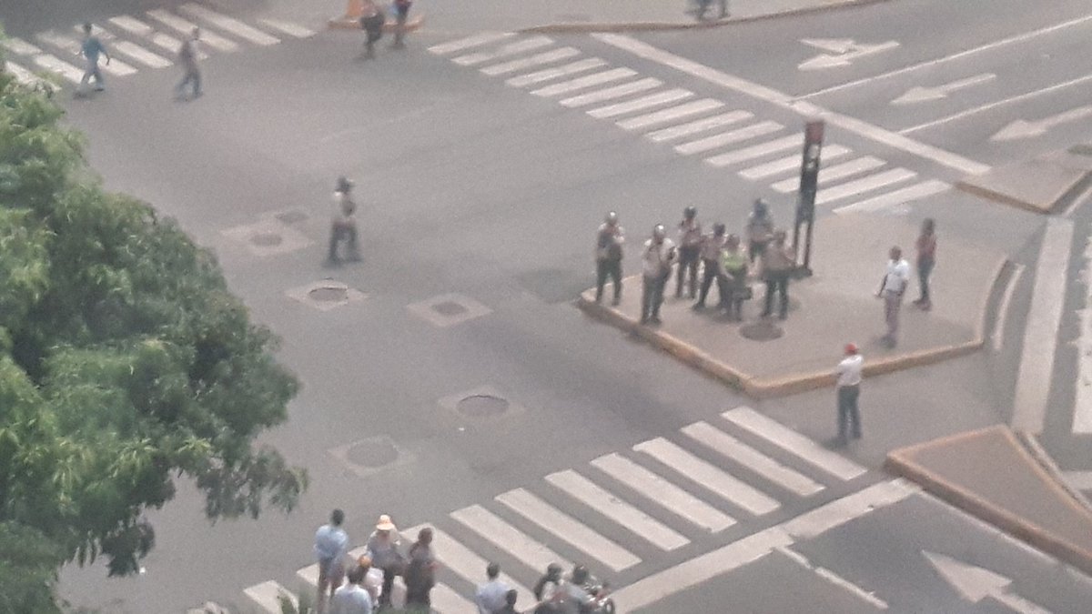 PNB impide trancazo en la avenida Solano de Caracas #26Jun