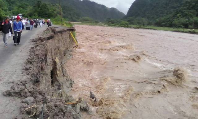 Foto: Colapsó en 70% vialidad en la Troncal 5 en el Zigzag / Diario Los Andes