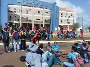 Estudiantes de la UDO Cantaura realizan plantón contra la Constituyente #19Jun
