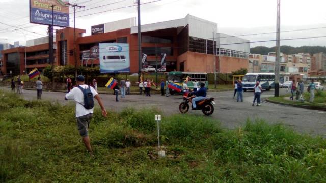 Plantón en Tazajal, Carabobo / Foto @rafaelrumbosgil